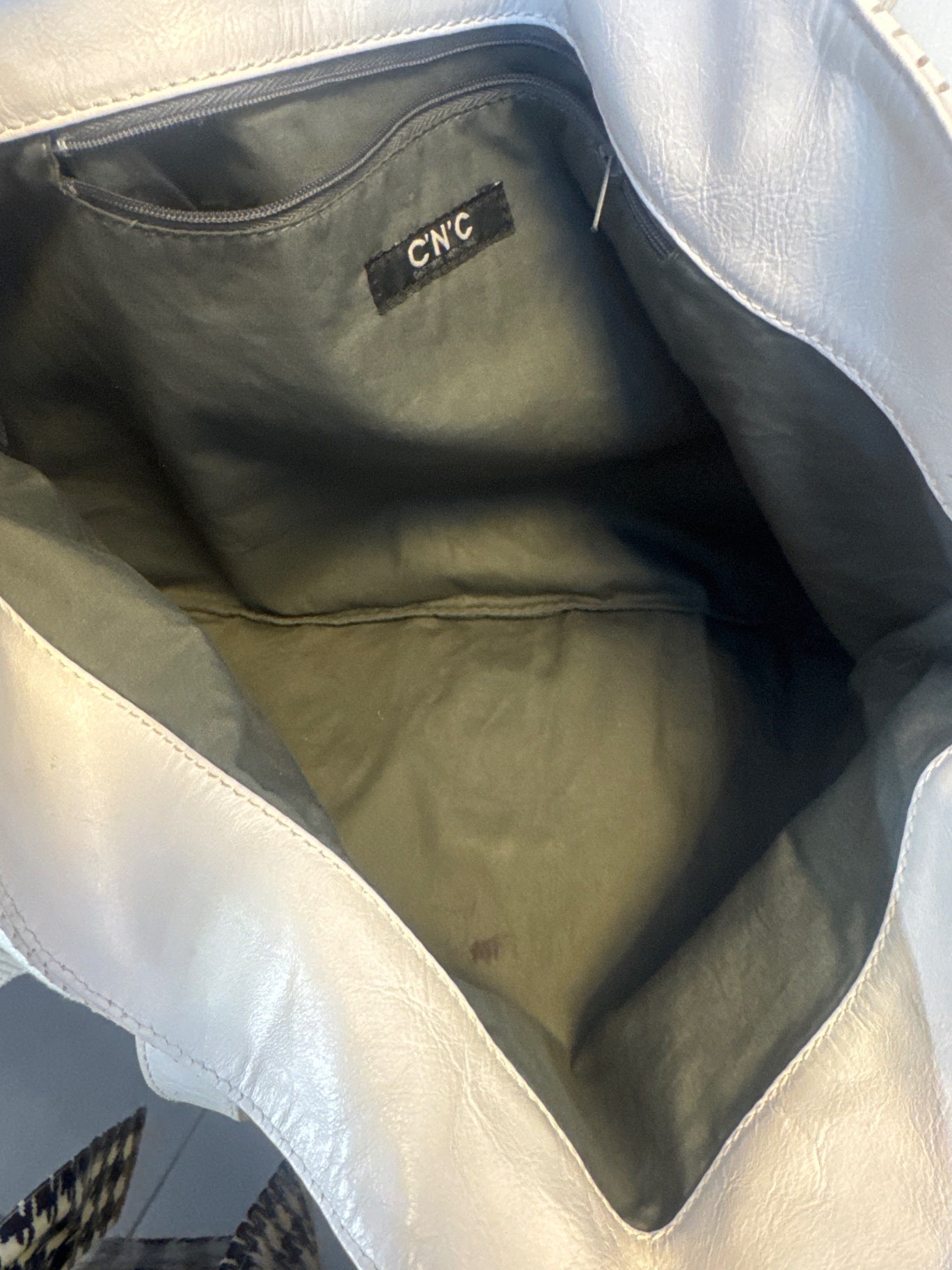 Shopper Weiß – Perforiertes Leder