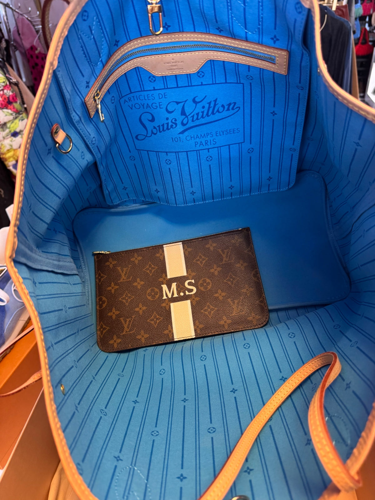Neverfull Monogram mit Personalisierung